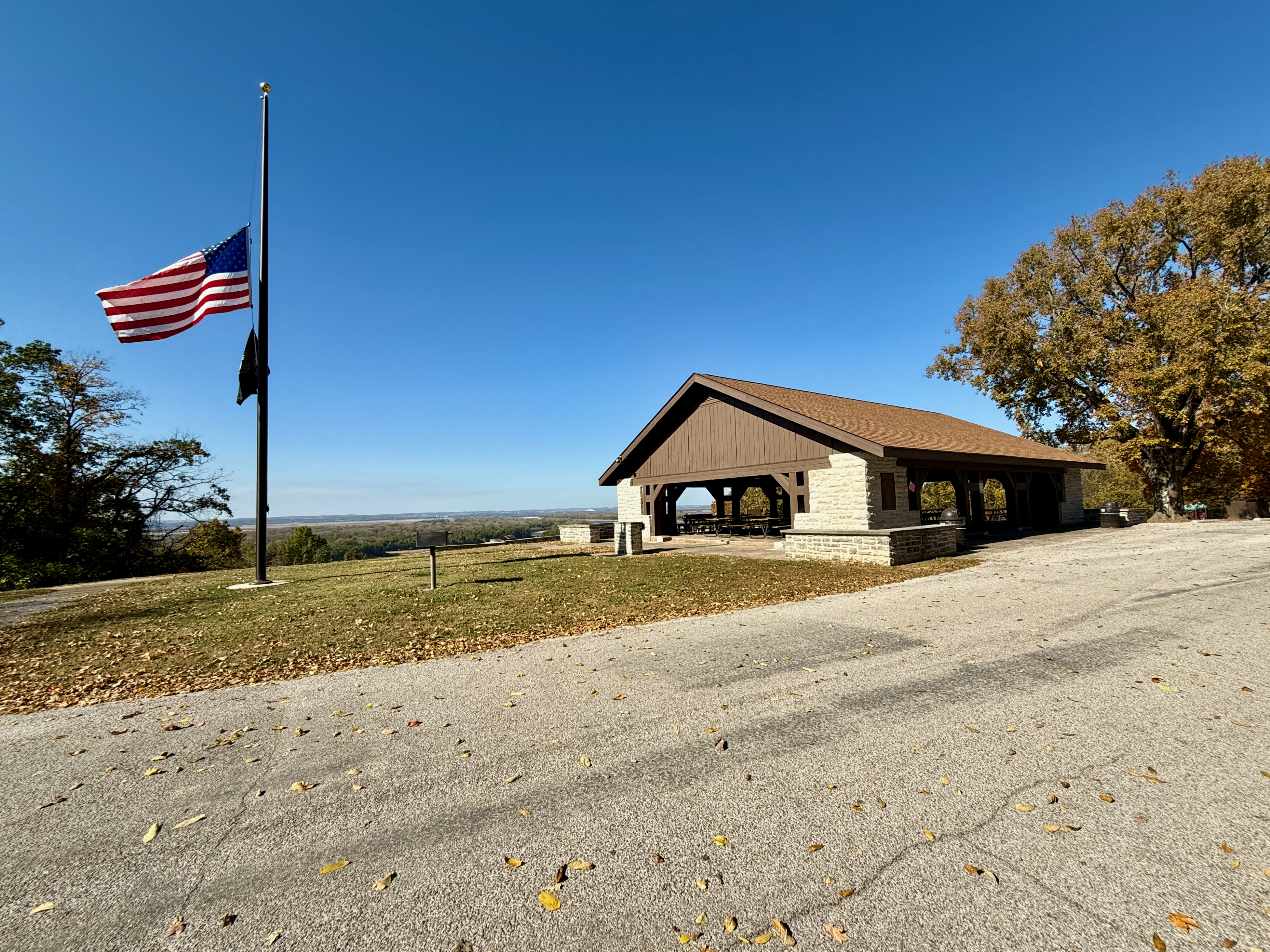 A wider view of the new shelter I operated from, the US flag on a flag pole on the left and the western horizon in the background.